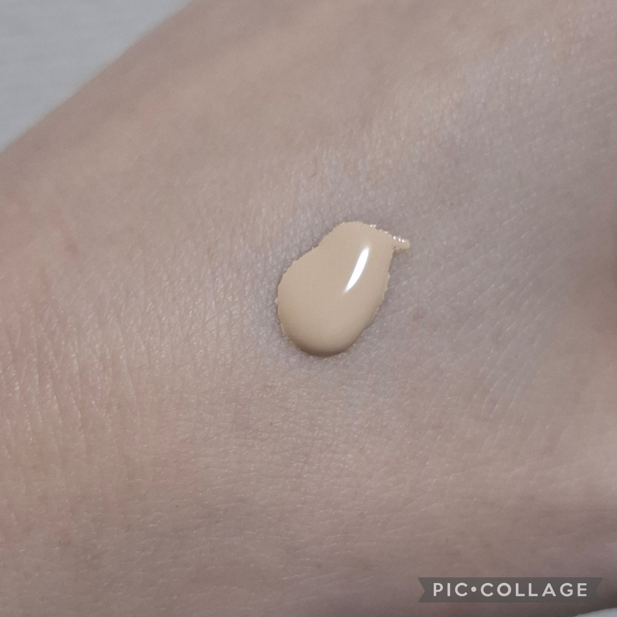 Easy Blur Natural Airbrush Foundation with Niacinamide/Huda Beauty/リキッドファンデーションを使ったクチコミ（3枚目）