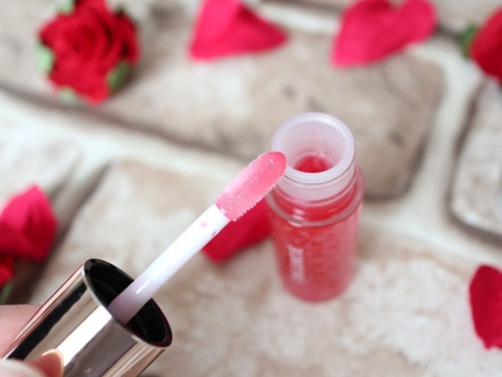 リップ オイル 03 luxe camellia/DECORTÉ/リップオイルを使ったクチコミ（2枚目）