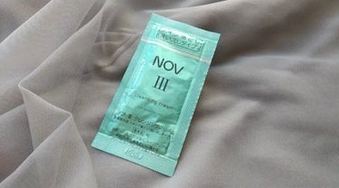 NOV Ⅲ クレンジングクリームのクチコミ「🌟NOV Ⅲ クレンジングクリーム


顔をぬらさず、乾いた手のひらに取って
使います。

ぬ.....」（1枚目）