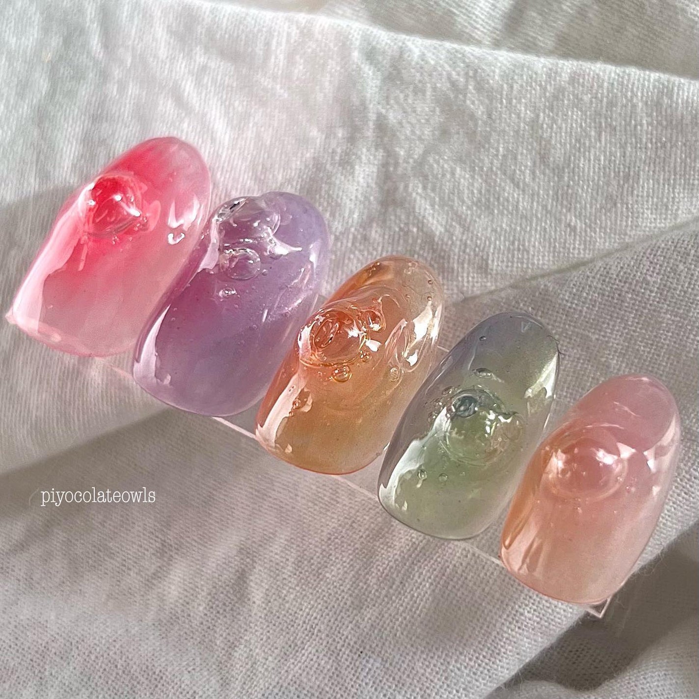 ぴよこれいと あうるす on LIPS 「グラデーションパレットで作るチークネイル以外のグラデーションネ..」(4枚目)