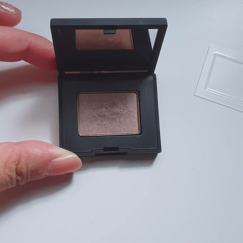 シングルアイシャドー/NARS/単色アイシャドウを使ったクチコミ（2枚目）