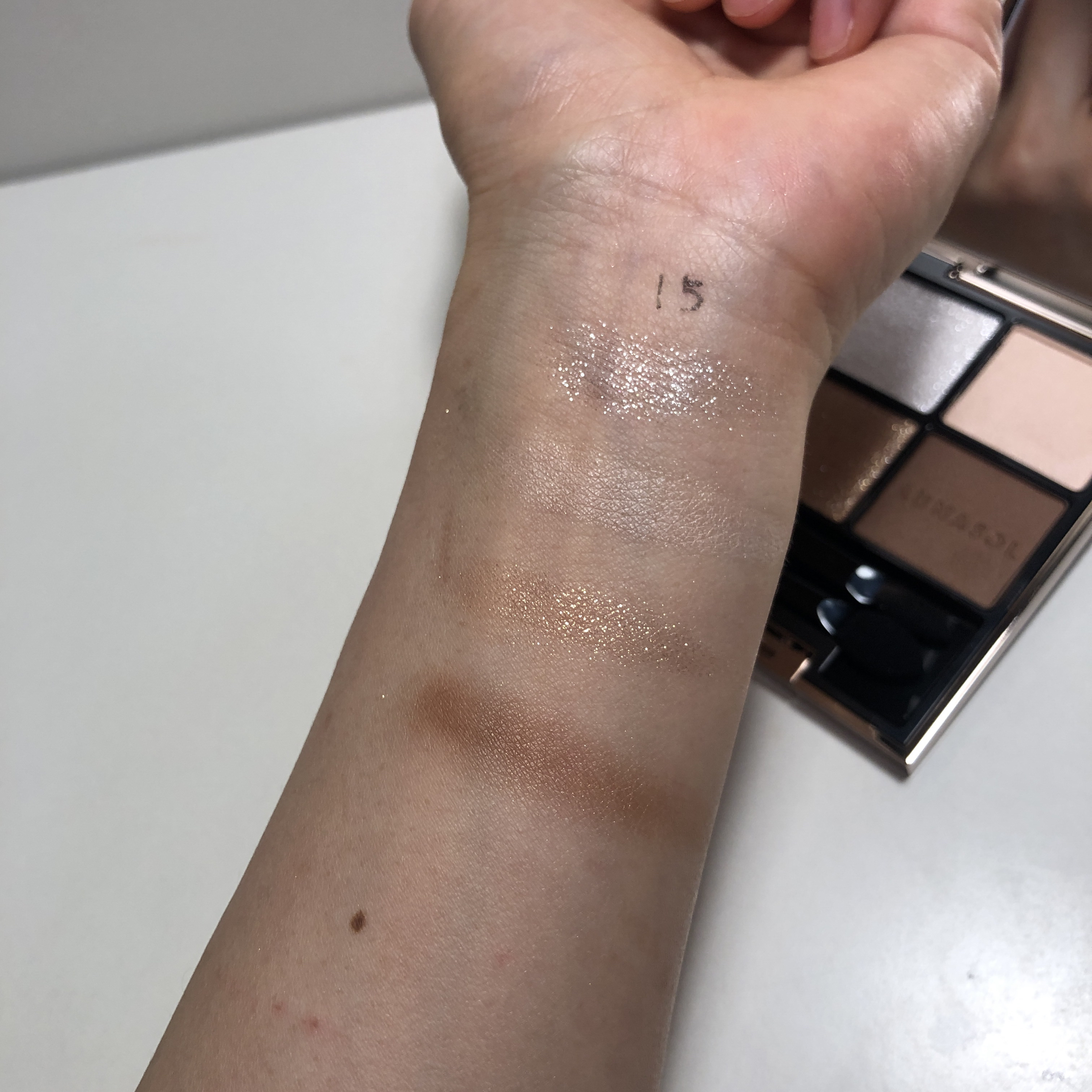 シグニチャー カラー アイズ/SUQQU/アイシャドウパレットを使ったクチコミ（2枚目）