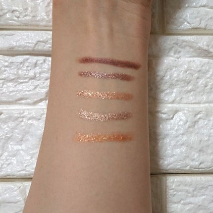 ローラ メルシエ シャドウ & ライト ミニ キャビアスティック コレクションのクチコミ「今年のホリデーコレクションのひとつ
31日発売で、セミセルフ店限定
自宅近くの取扱店では、予.....」(3枚目)