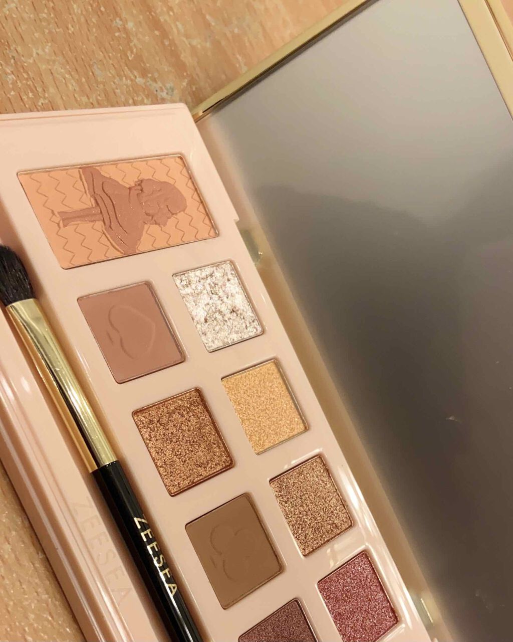 アリスドリームランドシリーズ 12色アイシャドウパレット（ZEESEA×大英博物館）/ZEESEA/アイシャドウパレットを使ったクチコミ（2枚目）