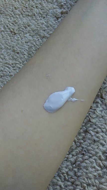 パラソーラ イルミスキンUVエッセンス(旧品)/パラソーラ/日焼け止め・UVケアを使ったクチコミ(2枚目)