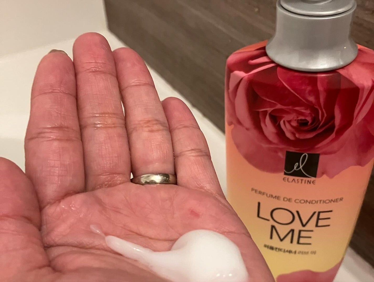 パフュームシャンプー&コンディショナー/エラスチン/シャンプー・コンディショナーを使ったクチコミ(3枚目)