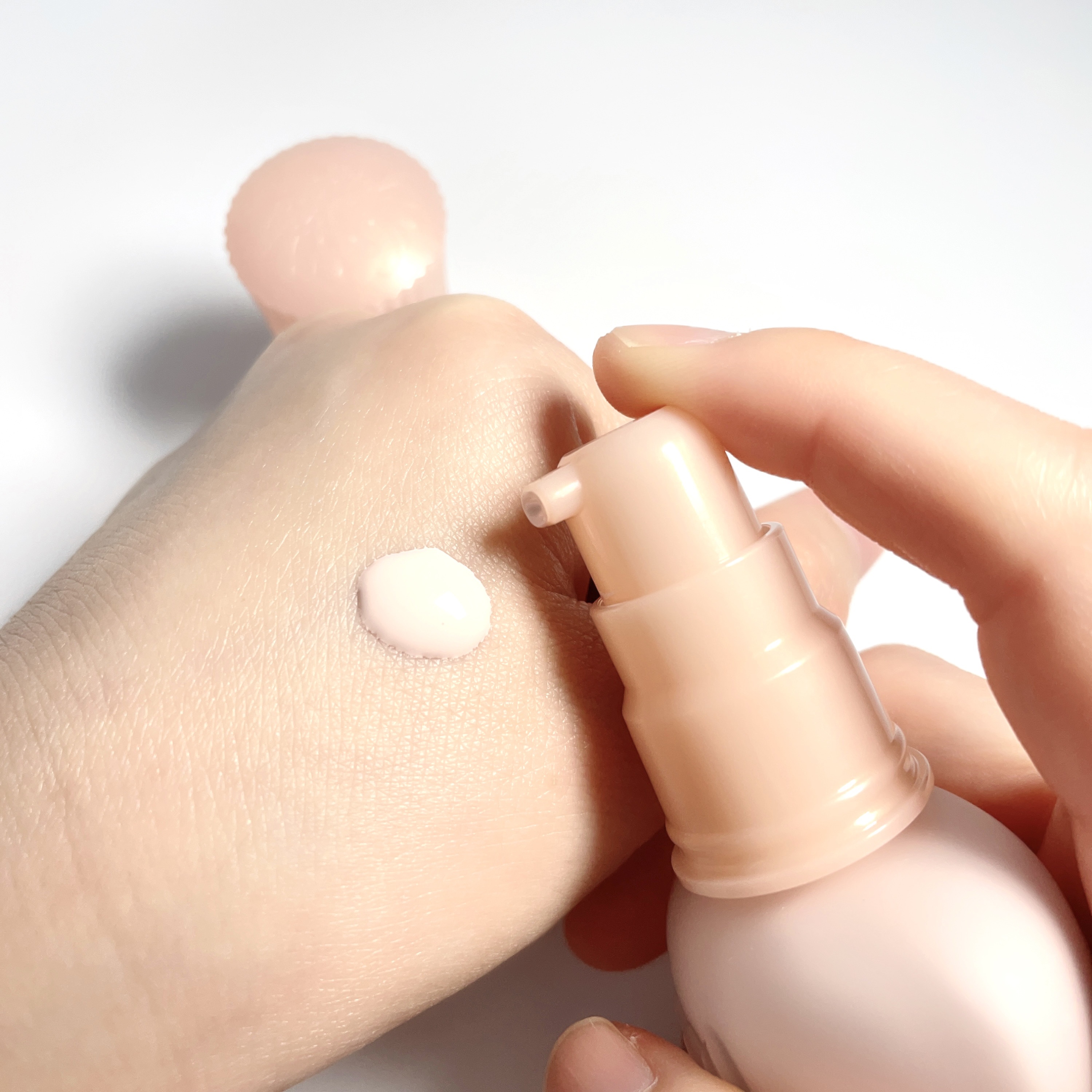 モイスチュアライジング プライマー/PAUL & JOE BEAUTE/化粧下地を使ったクチコミ（3枚目）