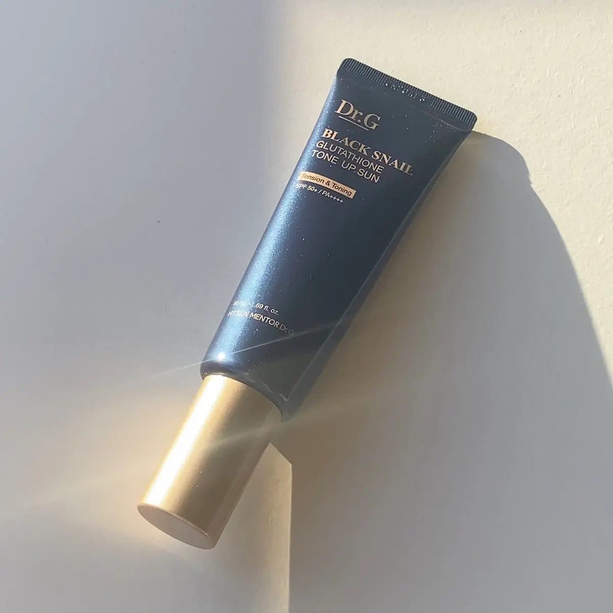 Dr.G ブラックスネイルグルタチオントーンアップサン 

グルタチオンやナイアシンアミドが
入った化粧下地としても使える日焼け止め
(SPF50+ PA++++)
────────────


〈使用感〉
ほんのりピンク色で自然に血色感を