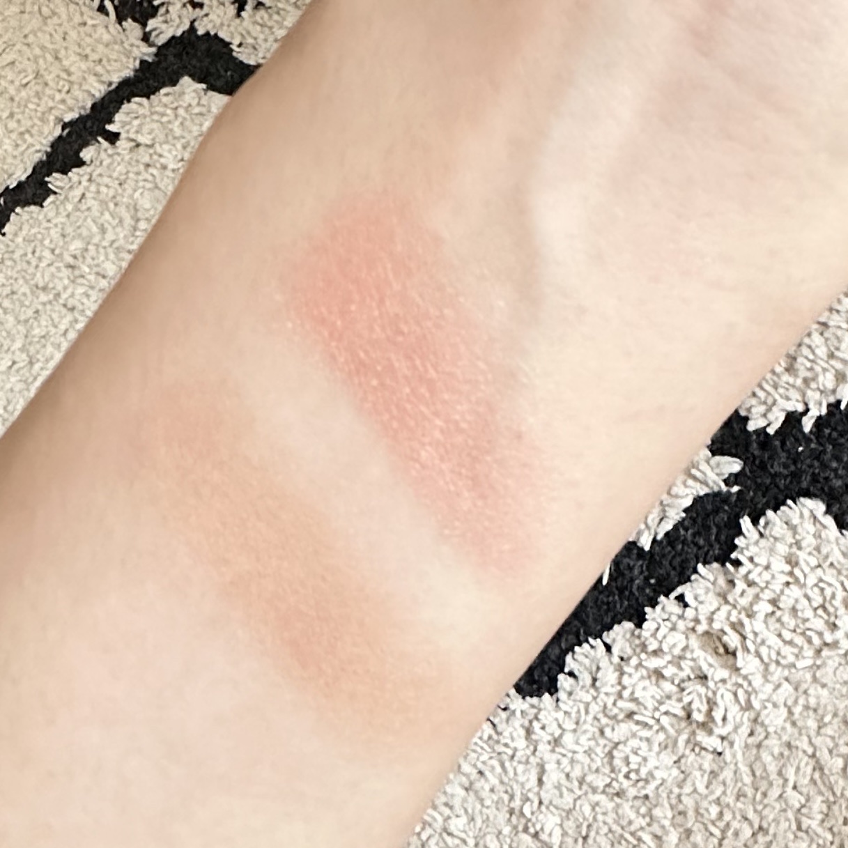 スモール アイシャドウ エクスペンシブ ピンク/M・A・C/単色アイシャドウを使ったクチコミ（2枚目）