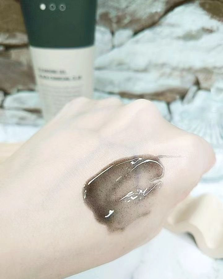 ブラックジェルクレンジング/.akaran/クレンジングジェルを使ったクチコミ(3枚目)