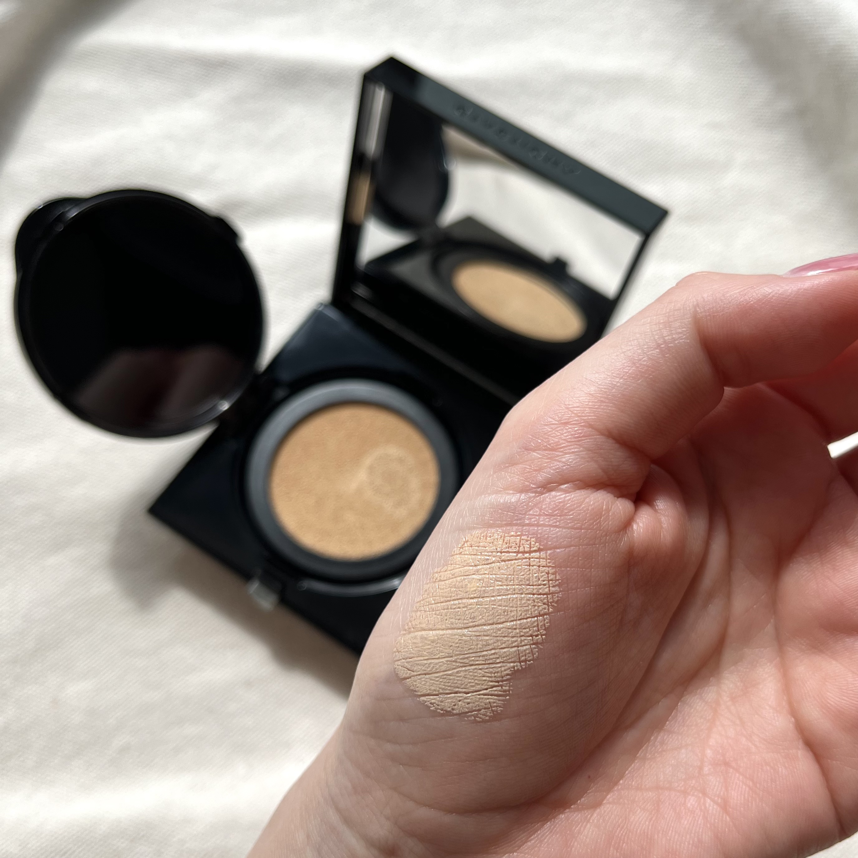 プリズム・リーブル・スキンケアリング・グロウ・クッション 1-W105	/GIVENCHY/クッションファンデーションを使ったクチコミ（3枚目）