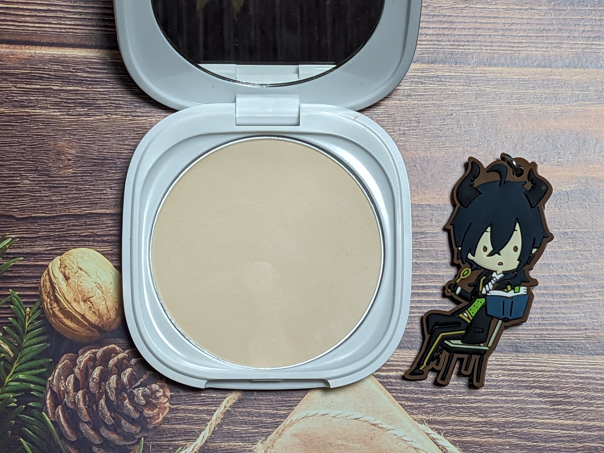 ポルトA プレストパウダーのクチコミ「ポルトA、ポルトA
君はどうしてそんなに安価で品質最高なのに地味なんだ
ポルトA、ポルトA
君.....」（2枚目）