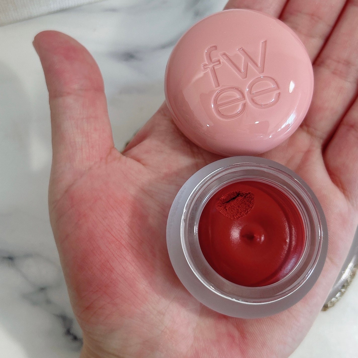 リップアンドチーク ブラーリープリンポット/fwee/口紅を使ったクチコミ(4枚目)