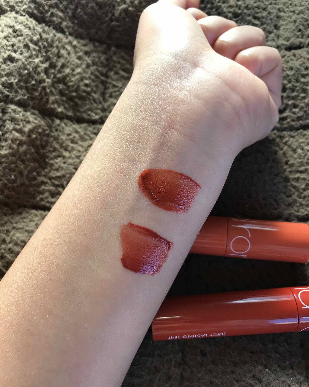 ジューシーラスティングティント/rom&nd/リップティントを使ったクチコミ（3枚目）