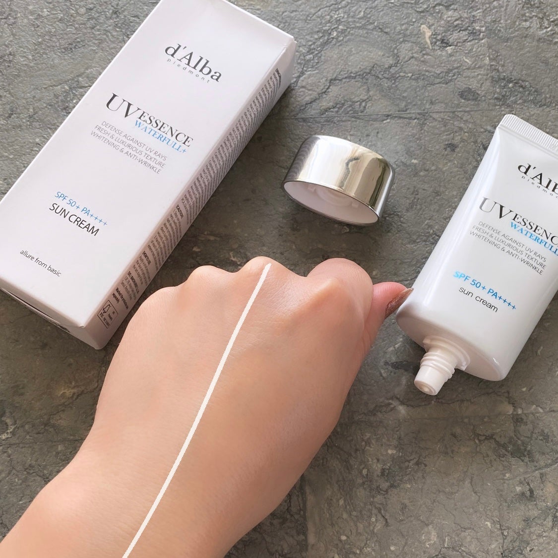 ダルバ ウォータフル エッセンス サンクリーム/ダルバ/日焼け止めクリームを使ったクチコミ(4枚目)