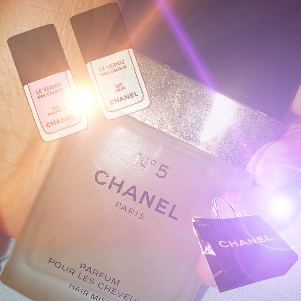 CHANEL ココ マドモアゼル フレッシュ ヘア ミストのクチコミ「ヘアミストに憧れて購入🥳🤗
大人っぽい匂いでお気に入り🤩😛
遊ぶ時やお出かけの際つけるけどいい.....」（1枚目）