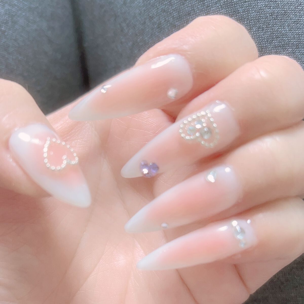 ひろ♡ フォロバ on LIPS 「今日はお休みだったからずっと前からやってみたかったチークネイル..」(1枚目)