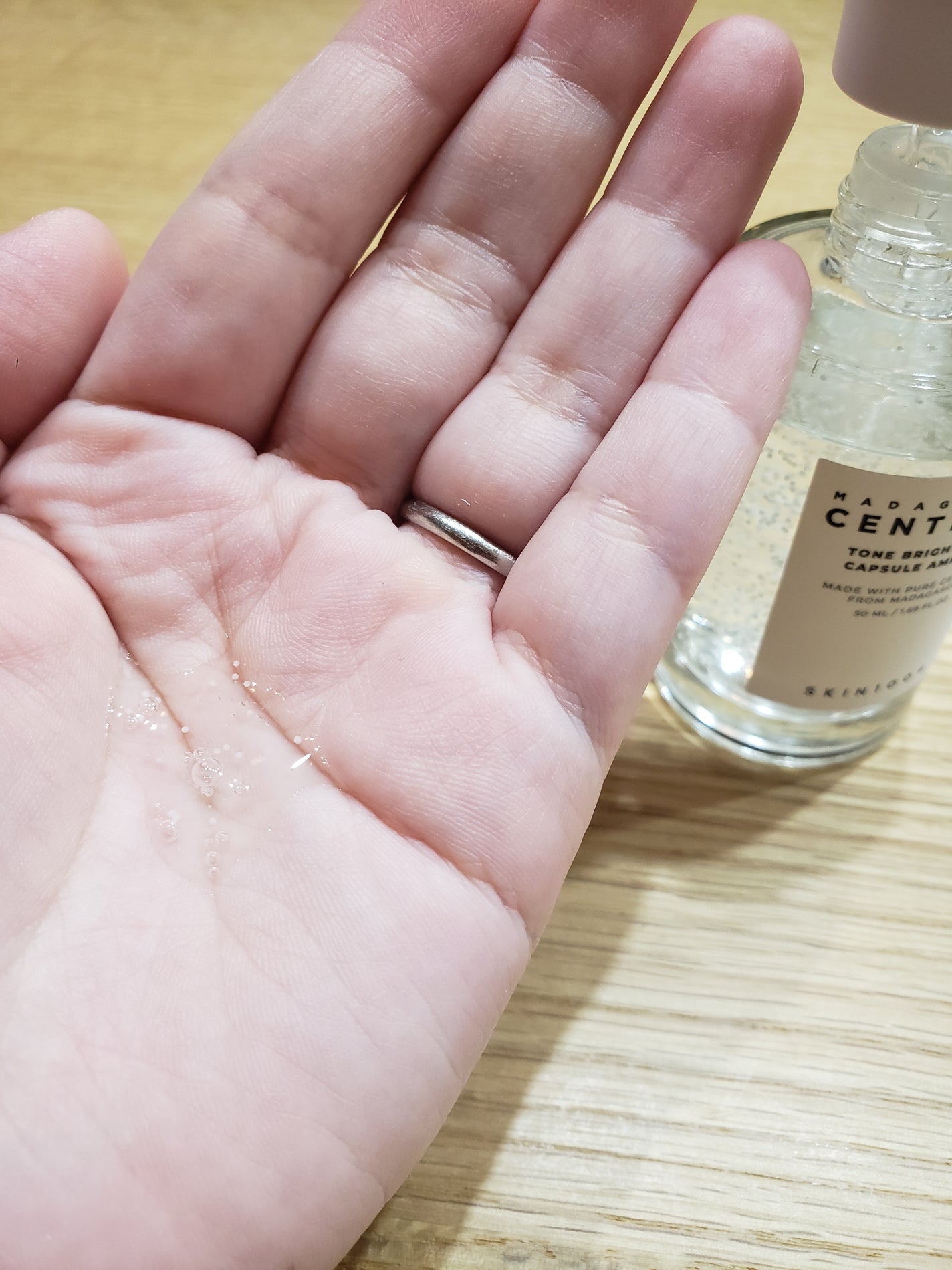 nrm on LIPS 「センテラトーンブライトニングカプセルアンプル美容液自体はトロト..」(1枚目)