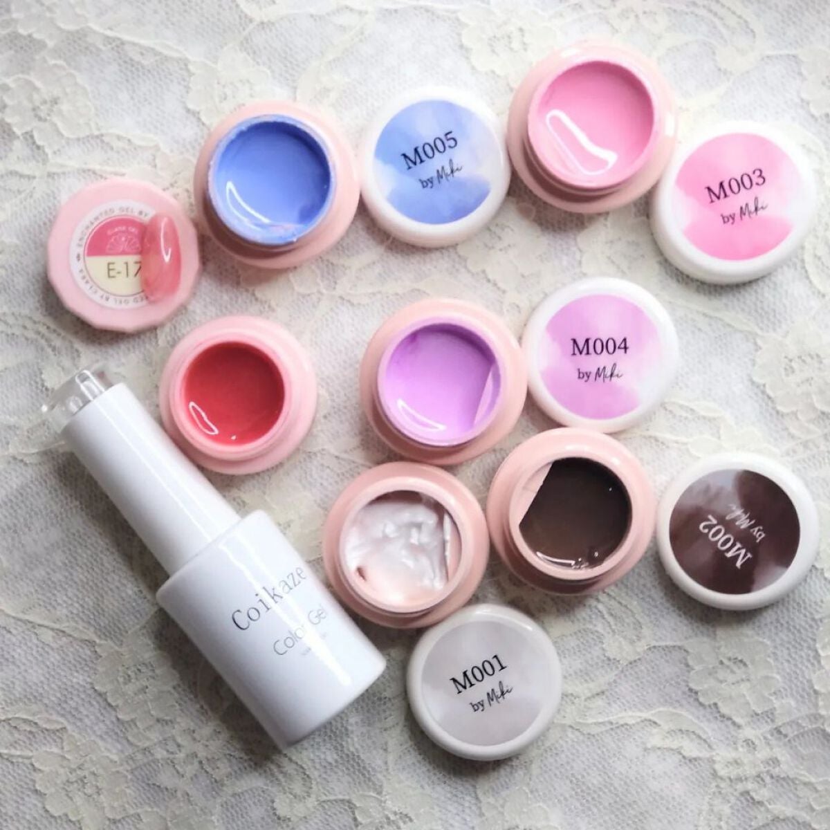 ゆき on LIPS 「お花を手描きでかけるようになりたい!なので、練習中ネイル。あー..」(2枚目)