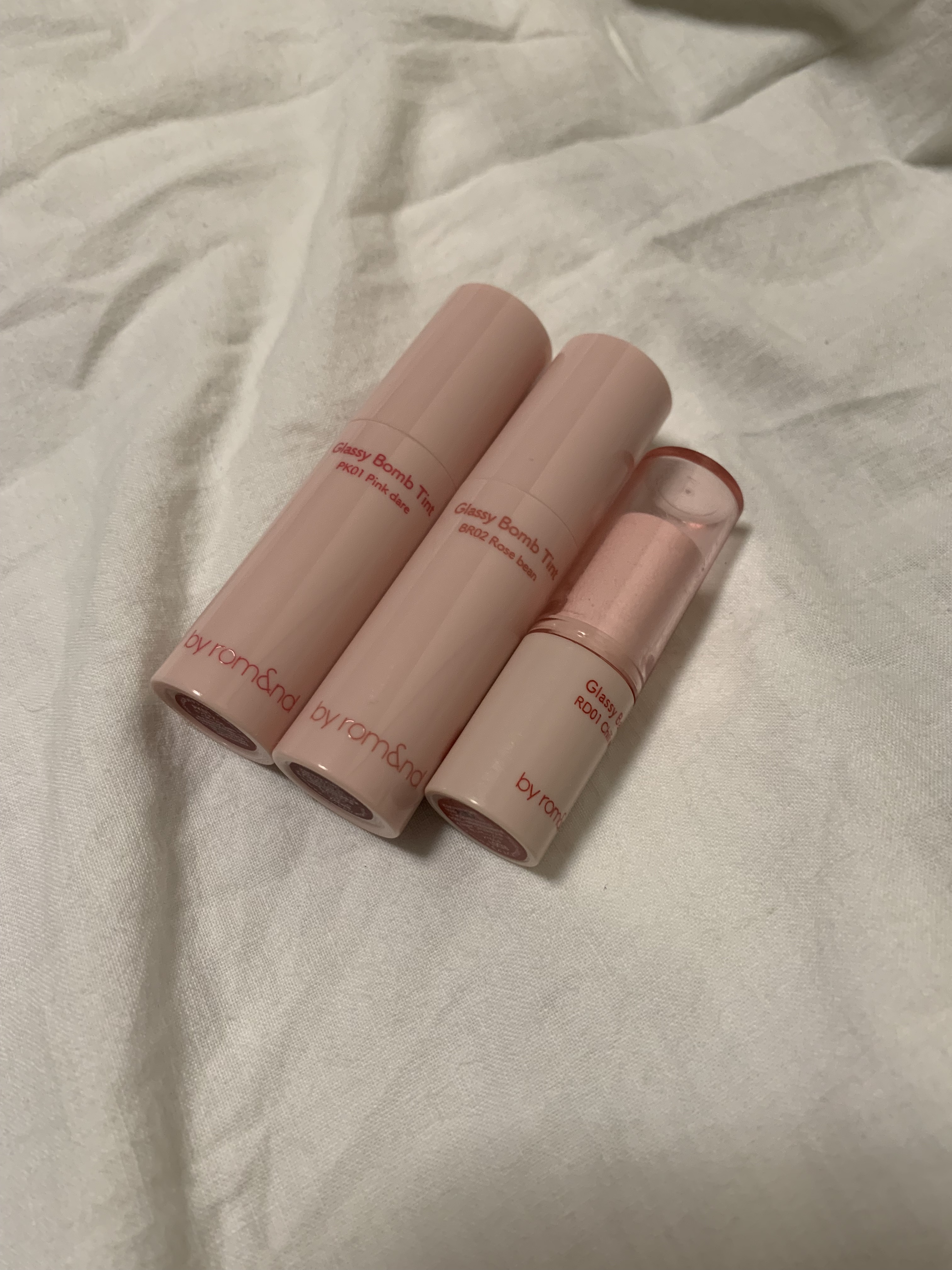 アンドバイロムアンド　グラッシーボムティント/&nd by rom&nd/リップティントを使ったクチコミ（1枚目）