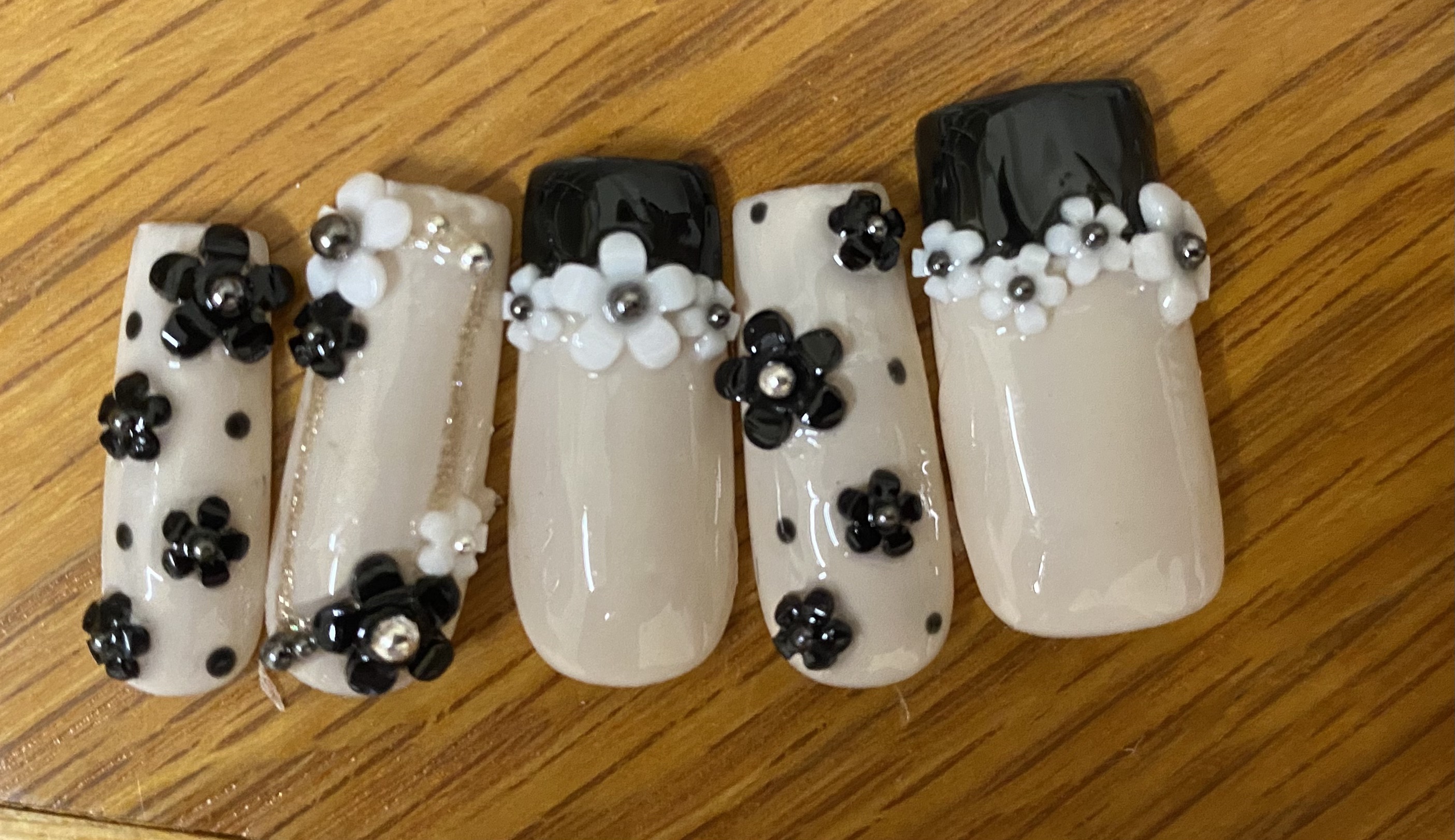 ジェルネイル ライナーゴールド/セリア/ジェルネイルを使ったクチコミ（1枚目）