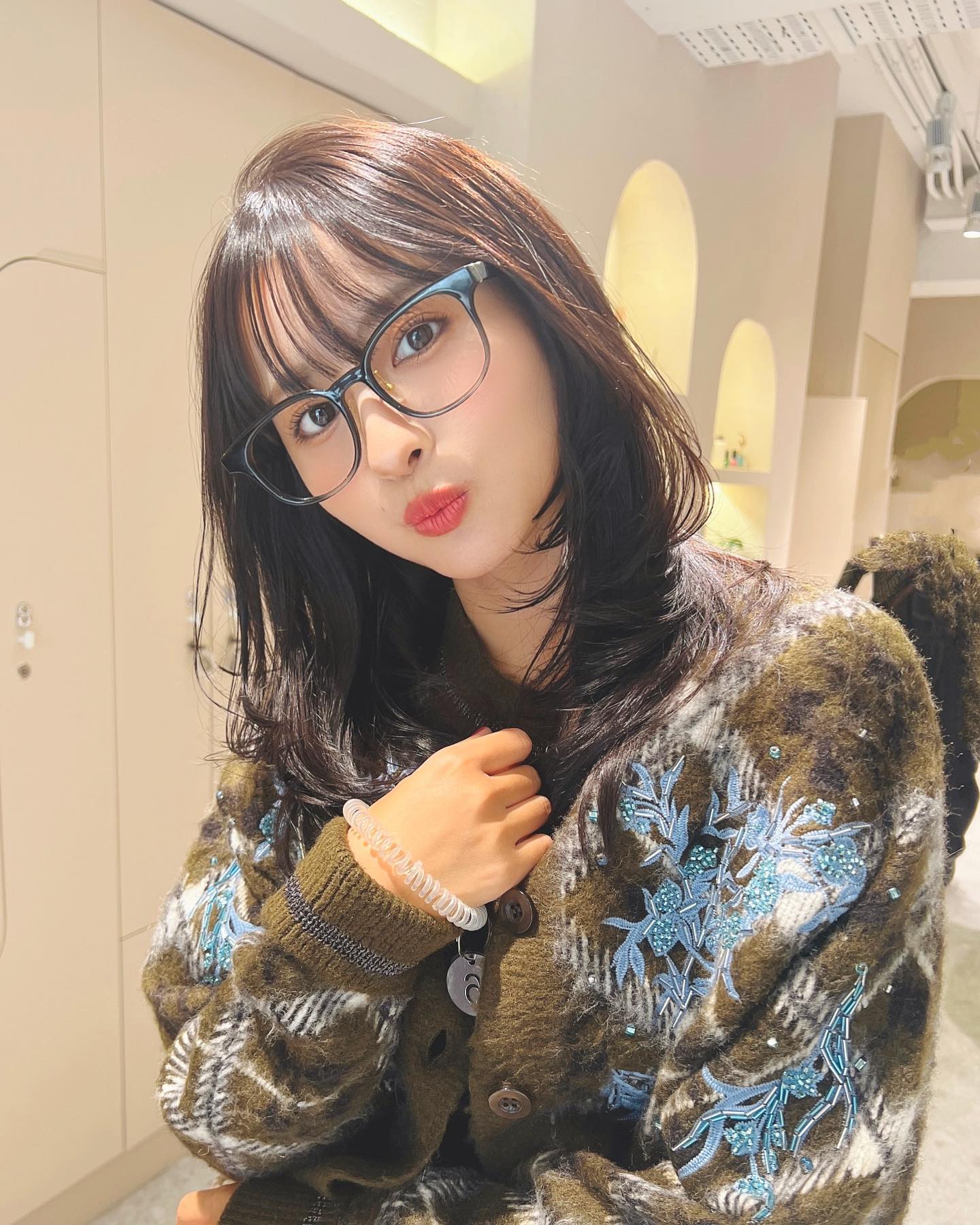 ワンカールなおしゃれレイヤー💄
簡単にスタイリングできて
可愛い❤️

前髪もポイントです😉🤍🩷

表参道美容室　駅徒歩3分3️⃣