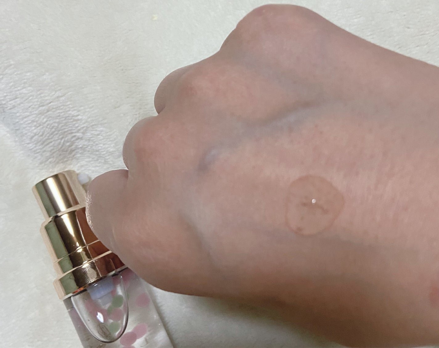 min on LIPS 「レチノール×シカバウンスボールセラム 美容液26g説明♡透明な..」(4枚目)