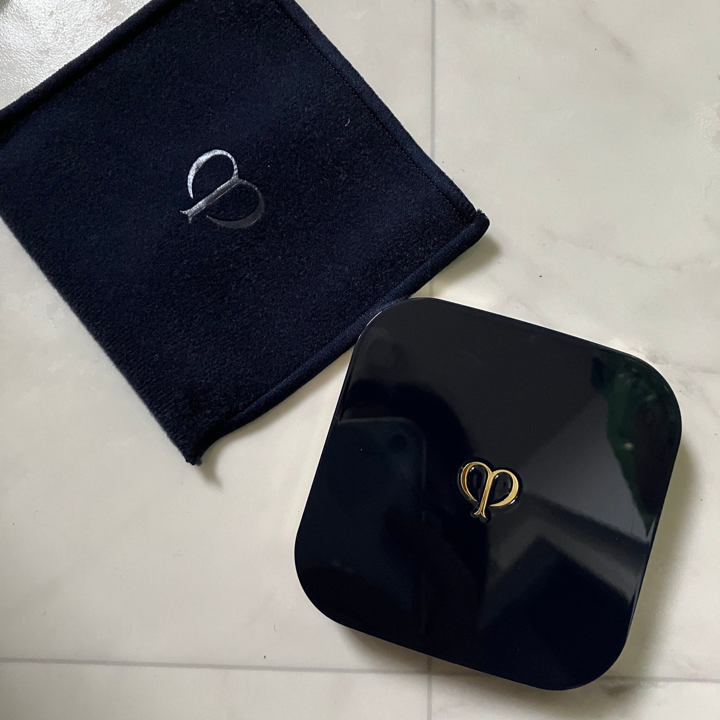 プードルコンパクトエサンシエルn/クレ・ド・ポー ボーテ/プレストパウダーを使ったクチコミ(2枚目)