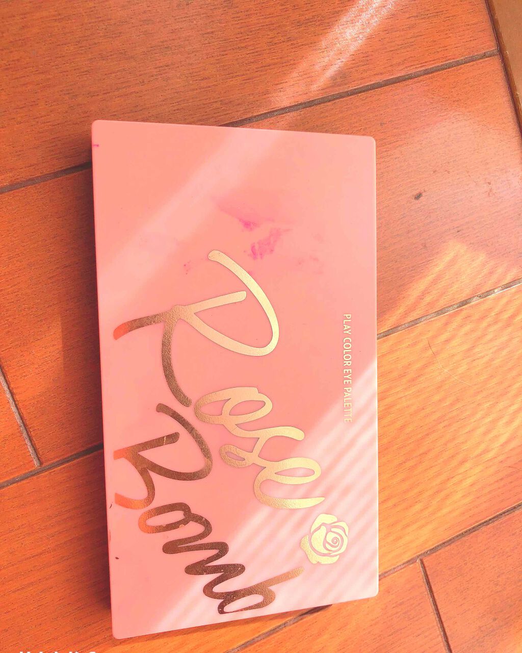 ニコニコ on LIPS 「こちら、プレイカラーアイパレットローズボム ..」(2枚目)