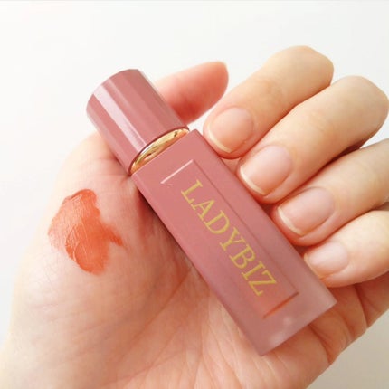 シティガールムードグロッシーティント/LADYBIZ/リップティントを使ったクチコミ(4枚目)