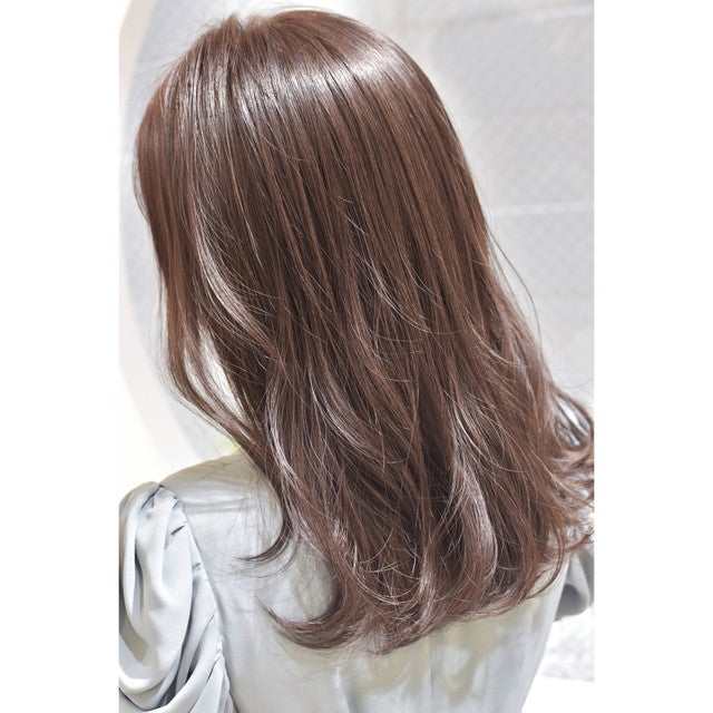 フェミニンなミルクティーグレージュ