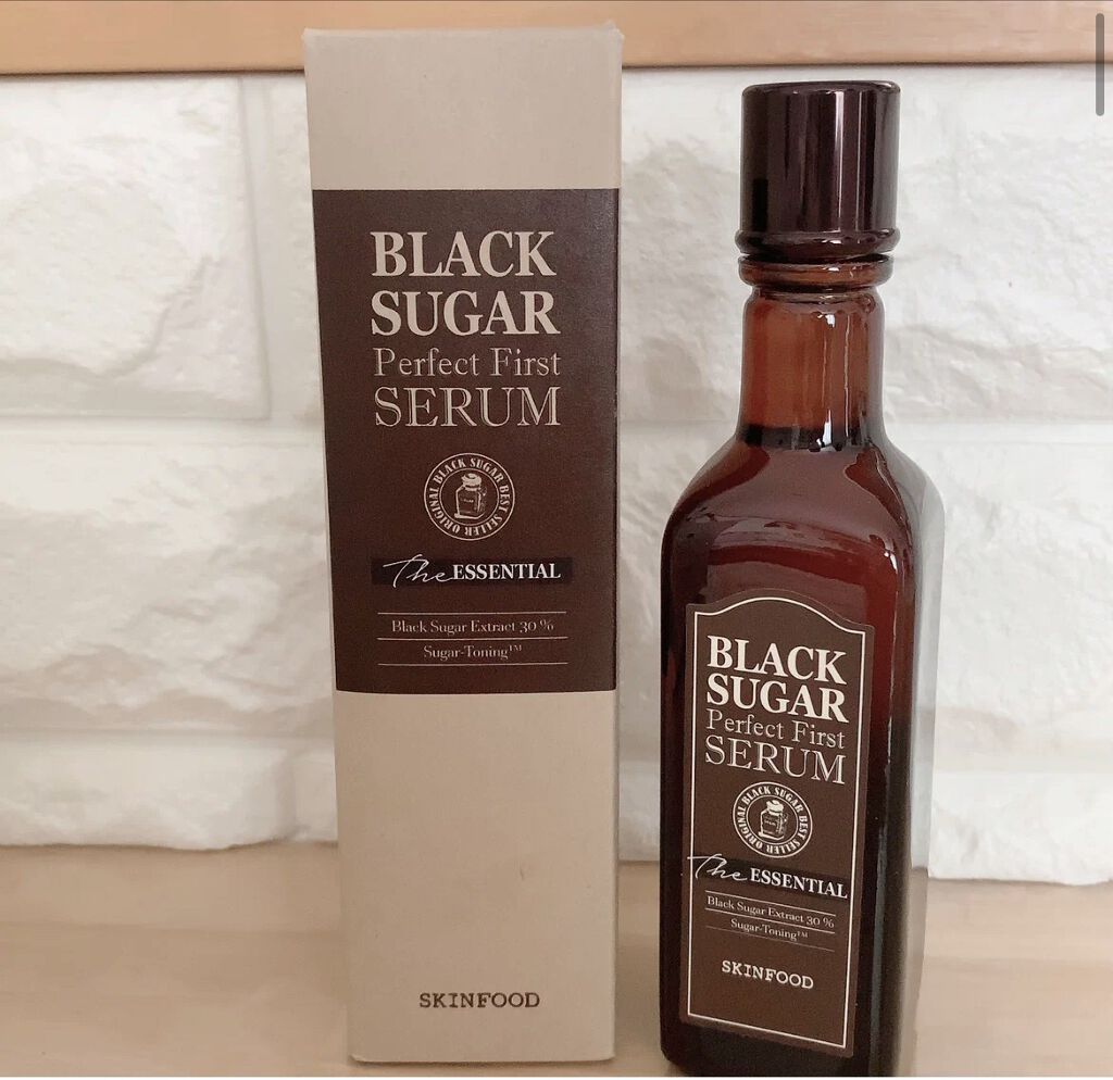 ブラックシュガー パーフェクト ファーストセラム  ザ・エッセンシャル/SKINFOOD/美容液を使ったクチコミ（1枚目）
