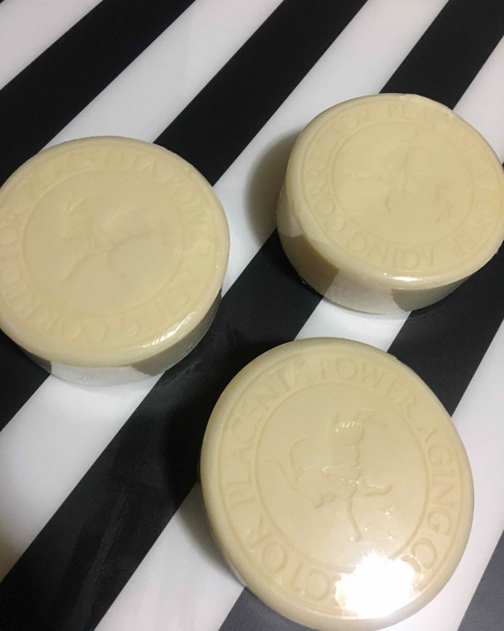 プラセンタパワーエイジング コレクター ソープ バー/Gobdigoun/洗顔石鹸を使ったクチコミ（2枚目）