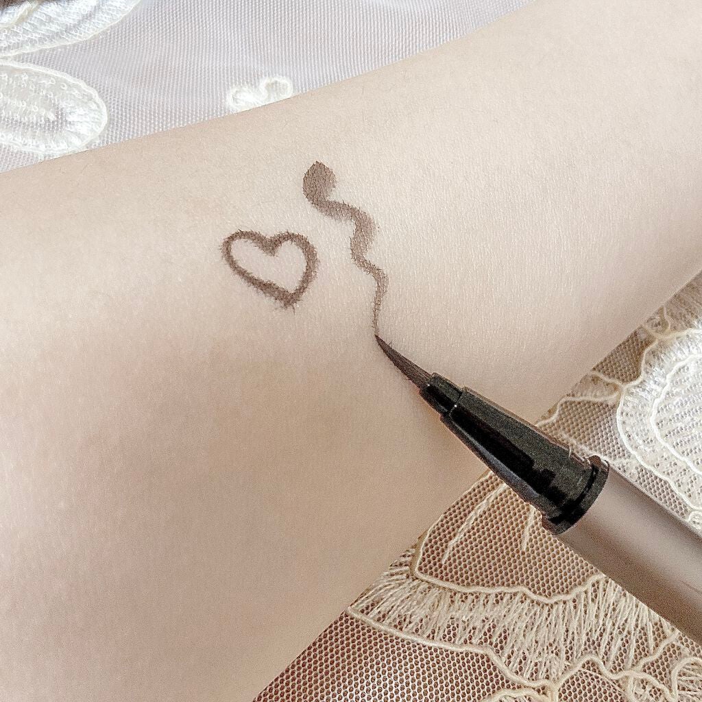 スキルレスライナー/LUMIURGLAS/リキッドアイライナーを使ったクチコミ(5枚目)