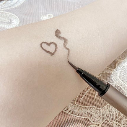 スキルレスライナー/LUMIURGLAS/リキッドアイライナーを使ったクチコミ(5枚目)