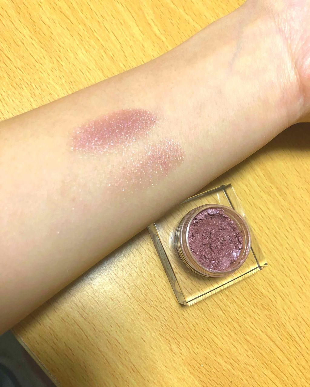 シマリングカラーヴェール ステートメント/THREE/単色アイシャドウを使ったクチコミ（2枚目）