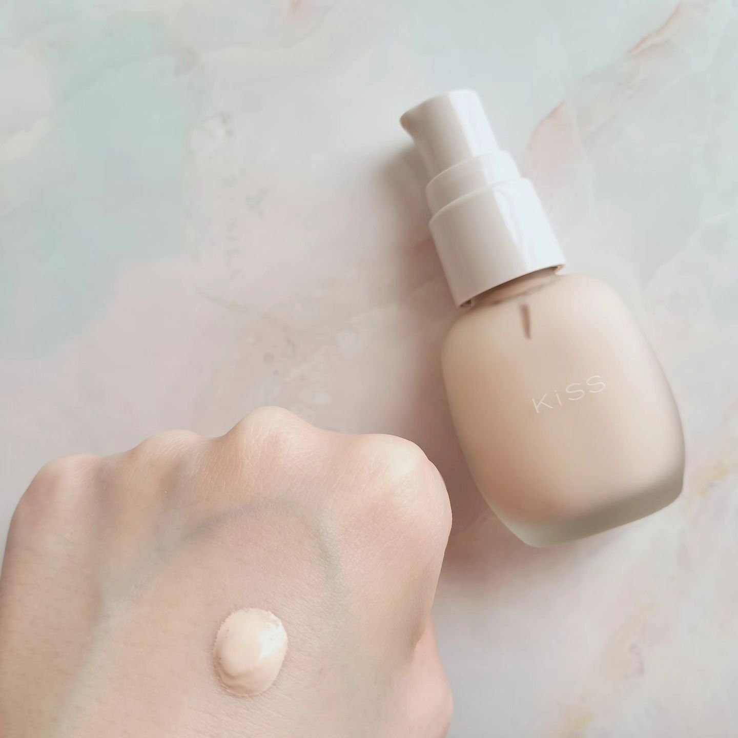 ミルキッシュガラスファンデ 01 シェル/KiSS/リキッドファンデーションを使ったクチコミ（3枚目）