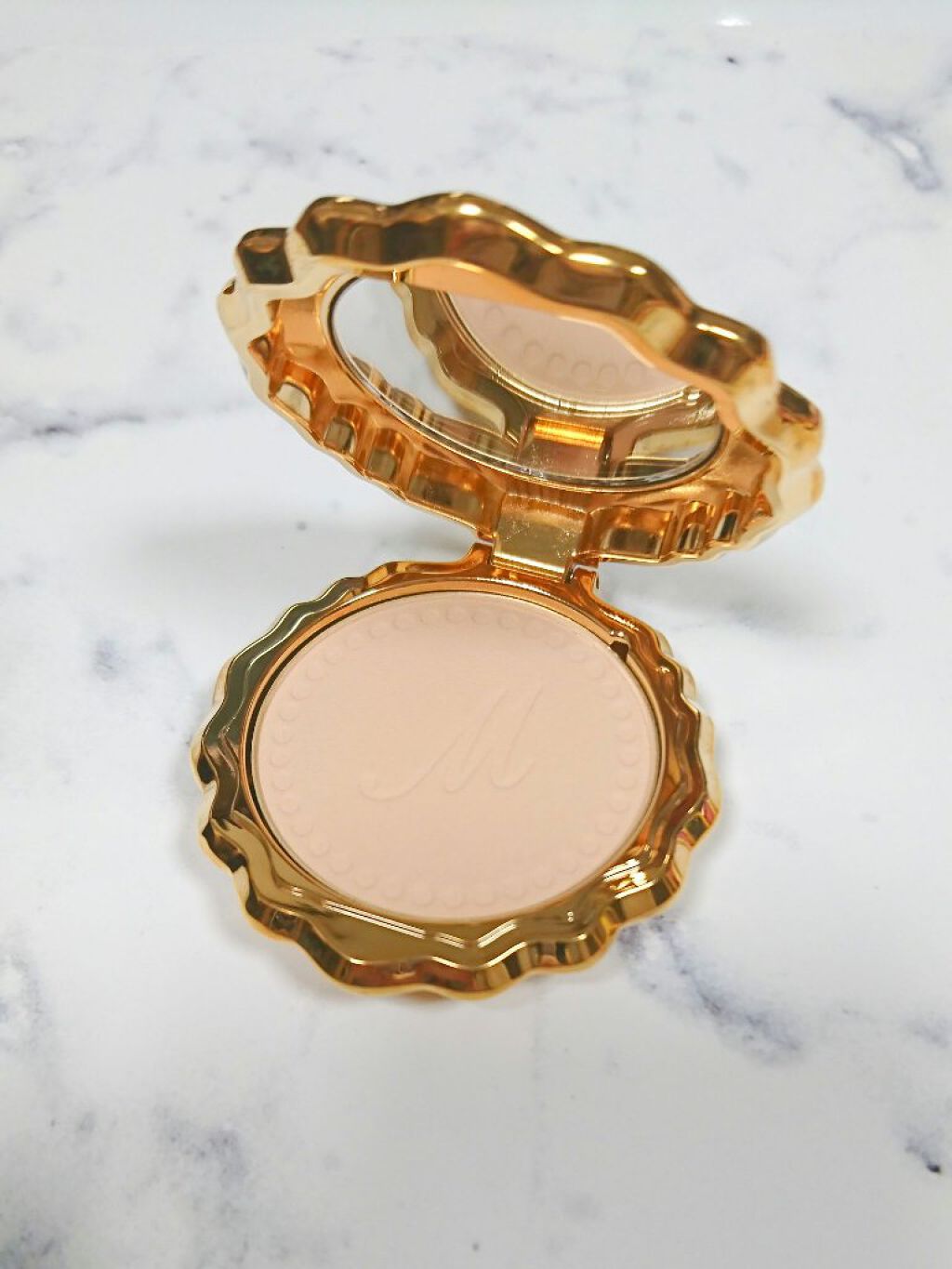 パウダー ファンデーション/レ・メルヴェイユーズ ラデュレ/パウダーファンデーションを使ったクチコミ(1枚目)