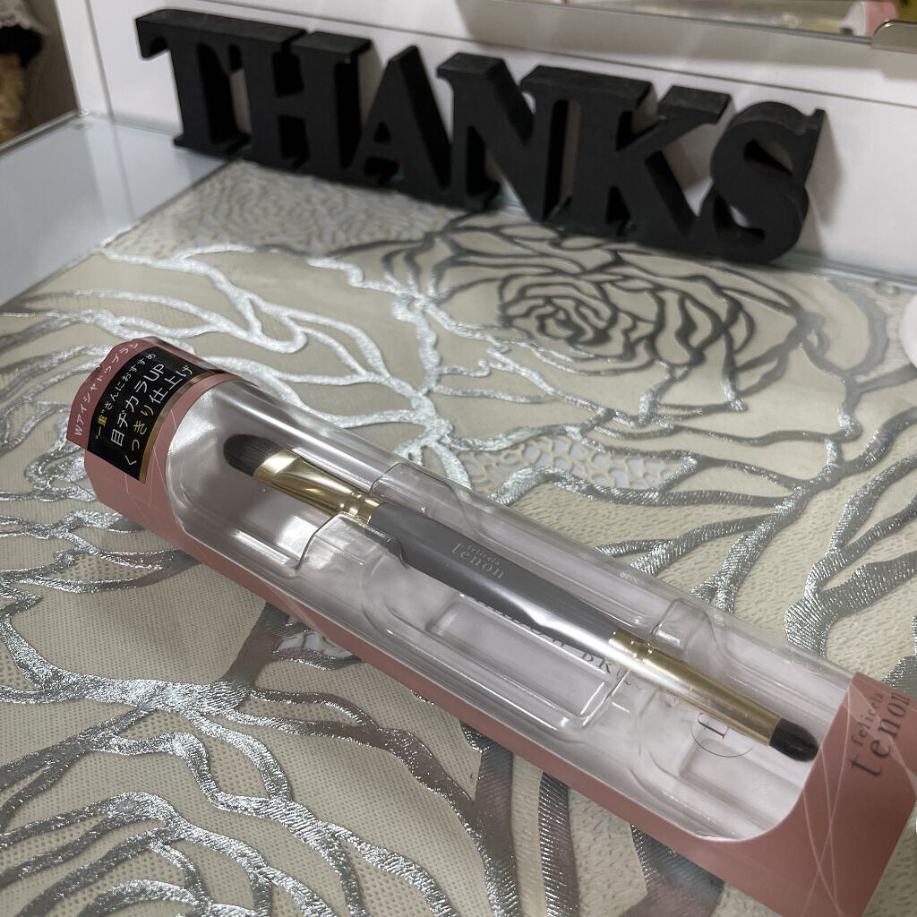 フェリセラ ダブルアイシャドウブラシ(ポインテッド)のクチコミ「Butterflyアイシャドウ用に
買って見た〜！
フェリセラテノンダブルアイシャドウブラシ
..」（1枚目）