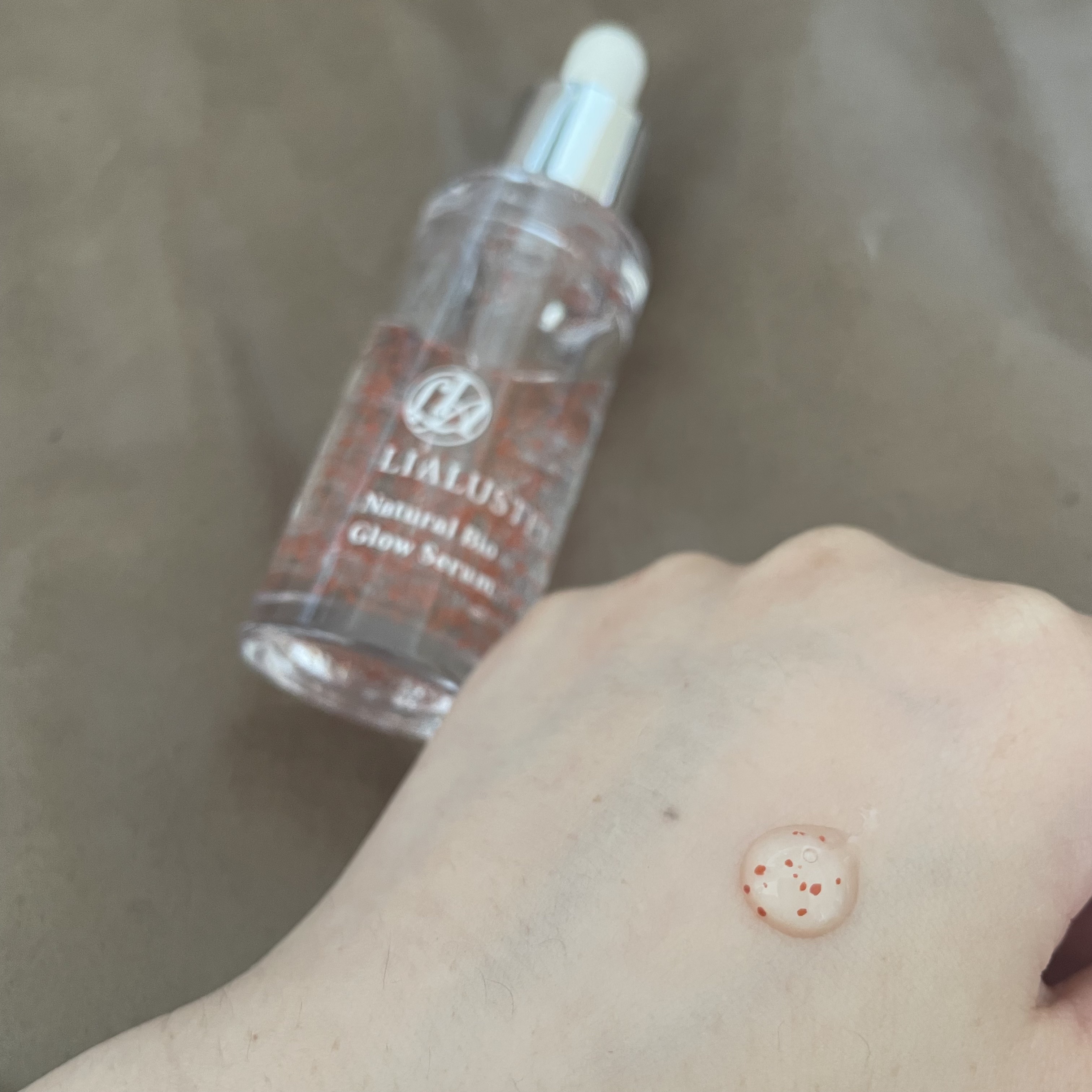 ナチュラルビオグロウセラム｜LIALUSTERの口コミ - 透明なジェルに