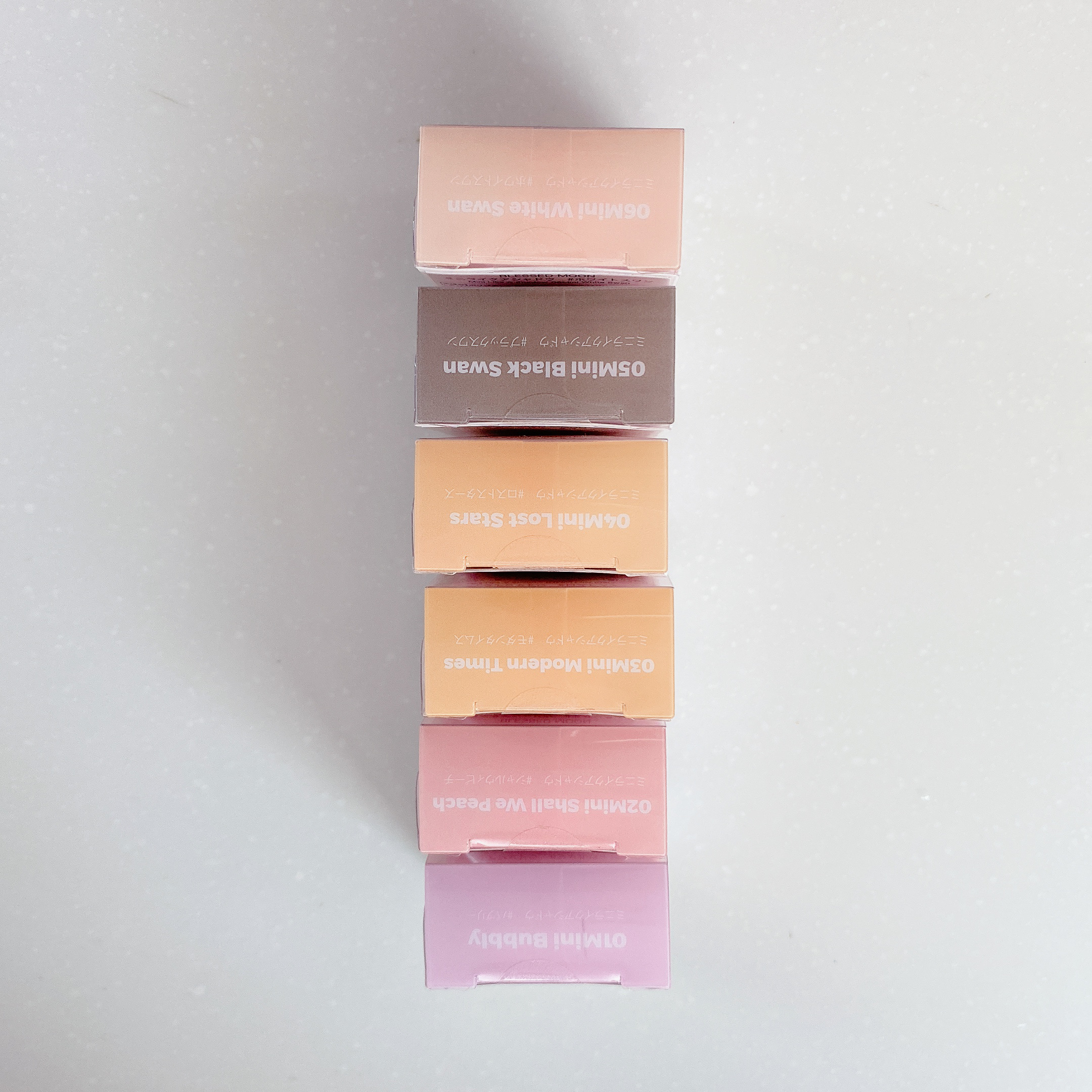 BLESSED MOON ミニライクアシャドウのクチコミ「\BLESSED MOON ミニライクアシャドウ/

01　バブリー　Mini Bubbly
.....」（3枚目）