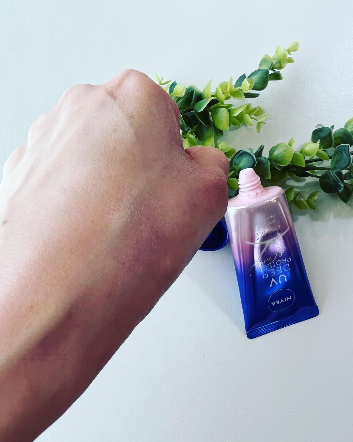 ニベアUV ディープ プロテクト&ケア トーンアップ エッセンス/ニベア/日焼け止めローションを使ったクチコミ(6枚目)