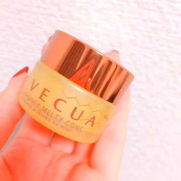 ▷VECUA HONEY MELTY CONC
〈唇用エッセンスクリーム〉◁


感動！！！！


"ゆうこすちゃん" が激推ししていて
私も唇荒れに悩んでいたので
すぐに購入しに行きました！！

私の