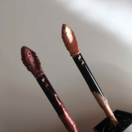 MAYBELLINE NEW YORK センセーショナルエフェクト アイシャドウのクチコミ「メイベリン
センセーショナルエフェクトアイシャドウ
S01
S05
①S01を塗り指でぼかす.....」(3枚目)