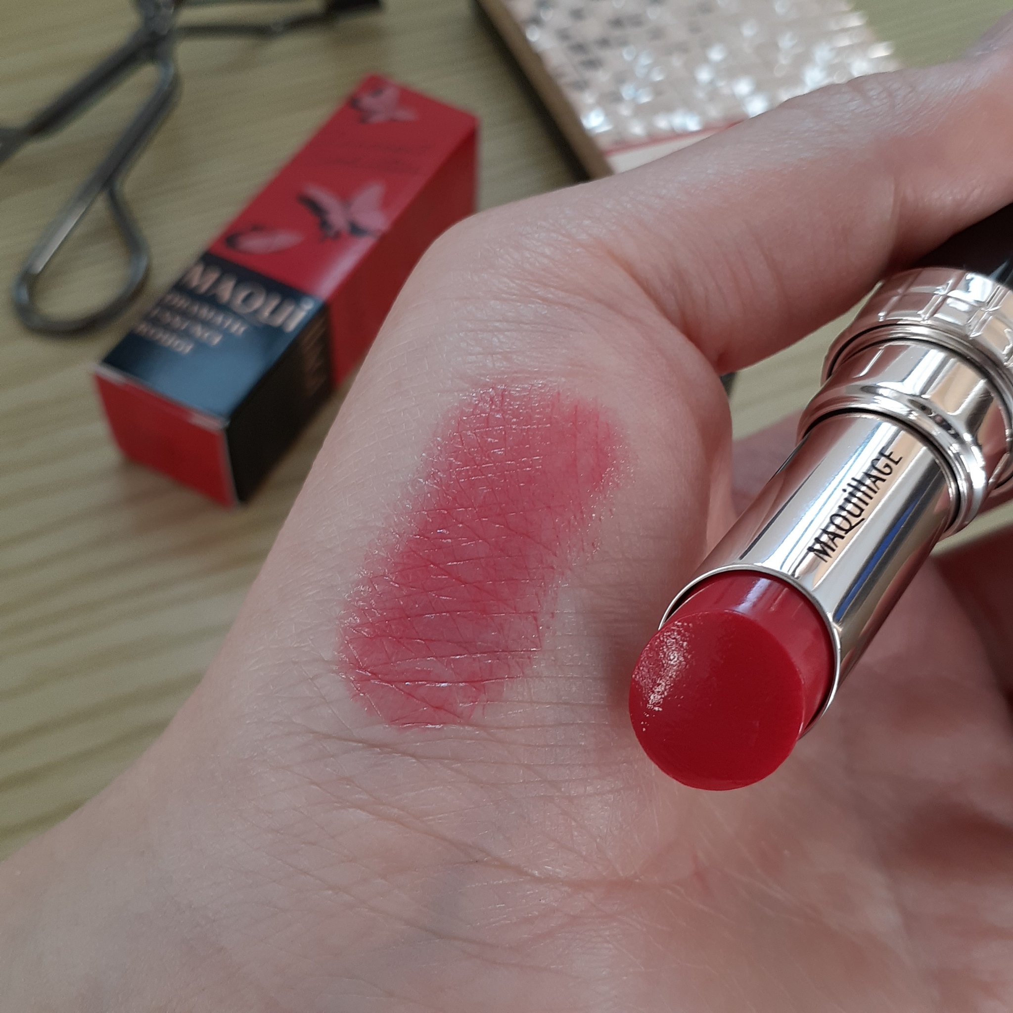 ドラマティックエッセンスルージュ RD401/マキアージュ/口紅を使ったクチコミ（2枚目）