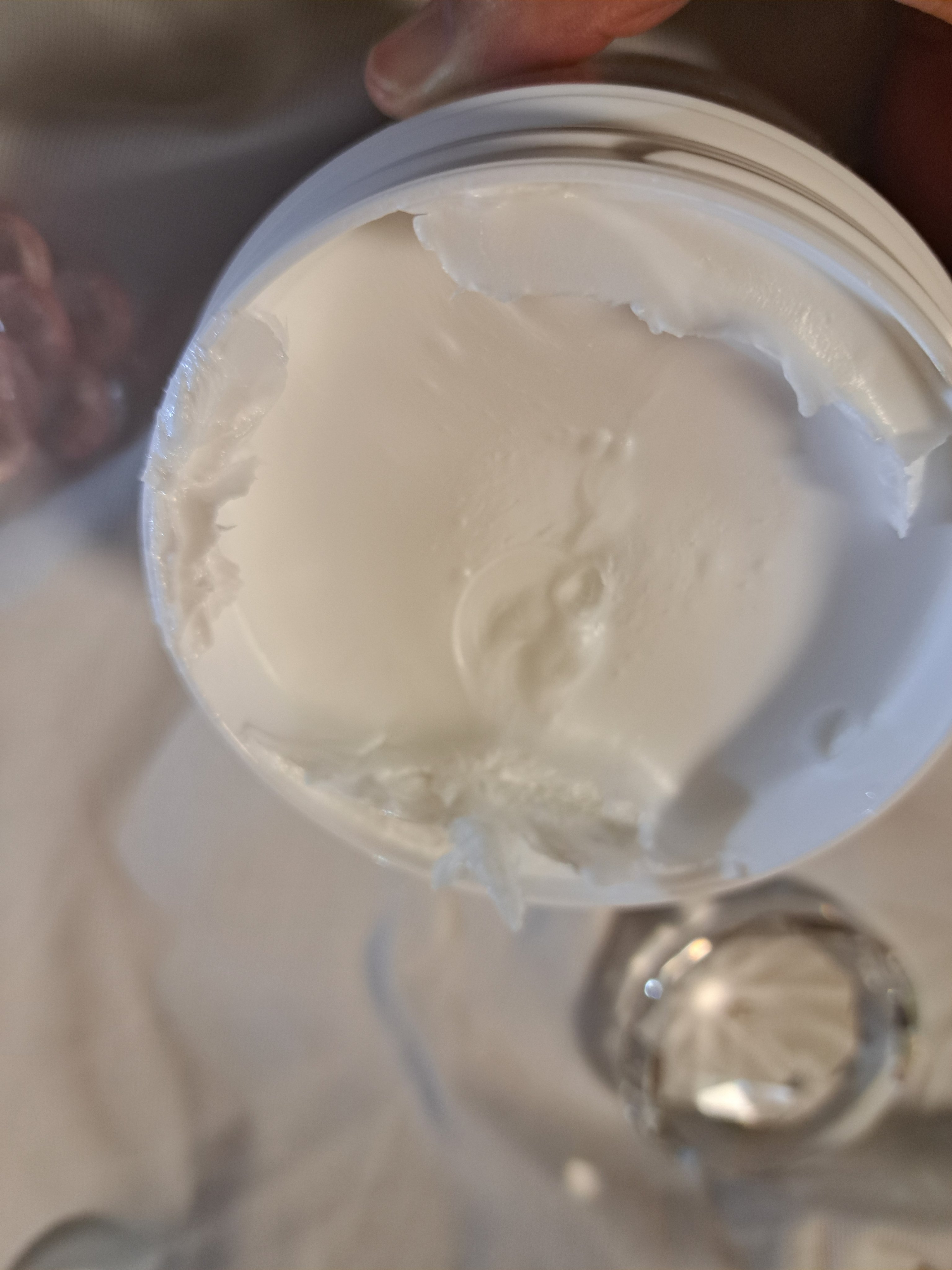 ダヴ クリームボディウォッシュ コンフォートモイスチャー/ダヴ/ボディソープを使ったクチコミ（3枚目）