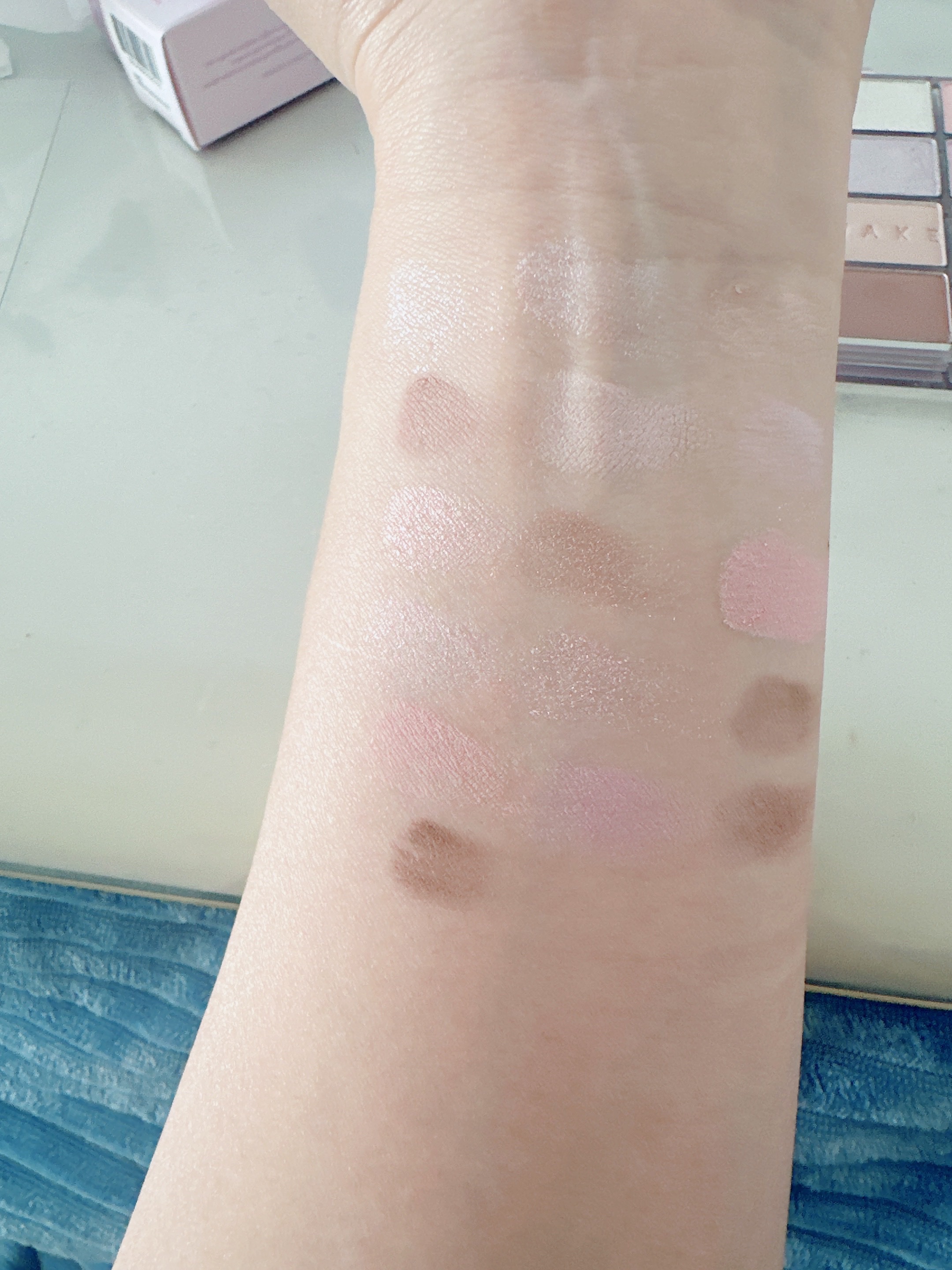 ソフトブラーリングアイパレット/wakemake/アイシャドウパレットを使ったクチコミ（3枚目）