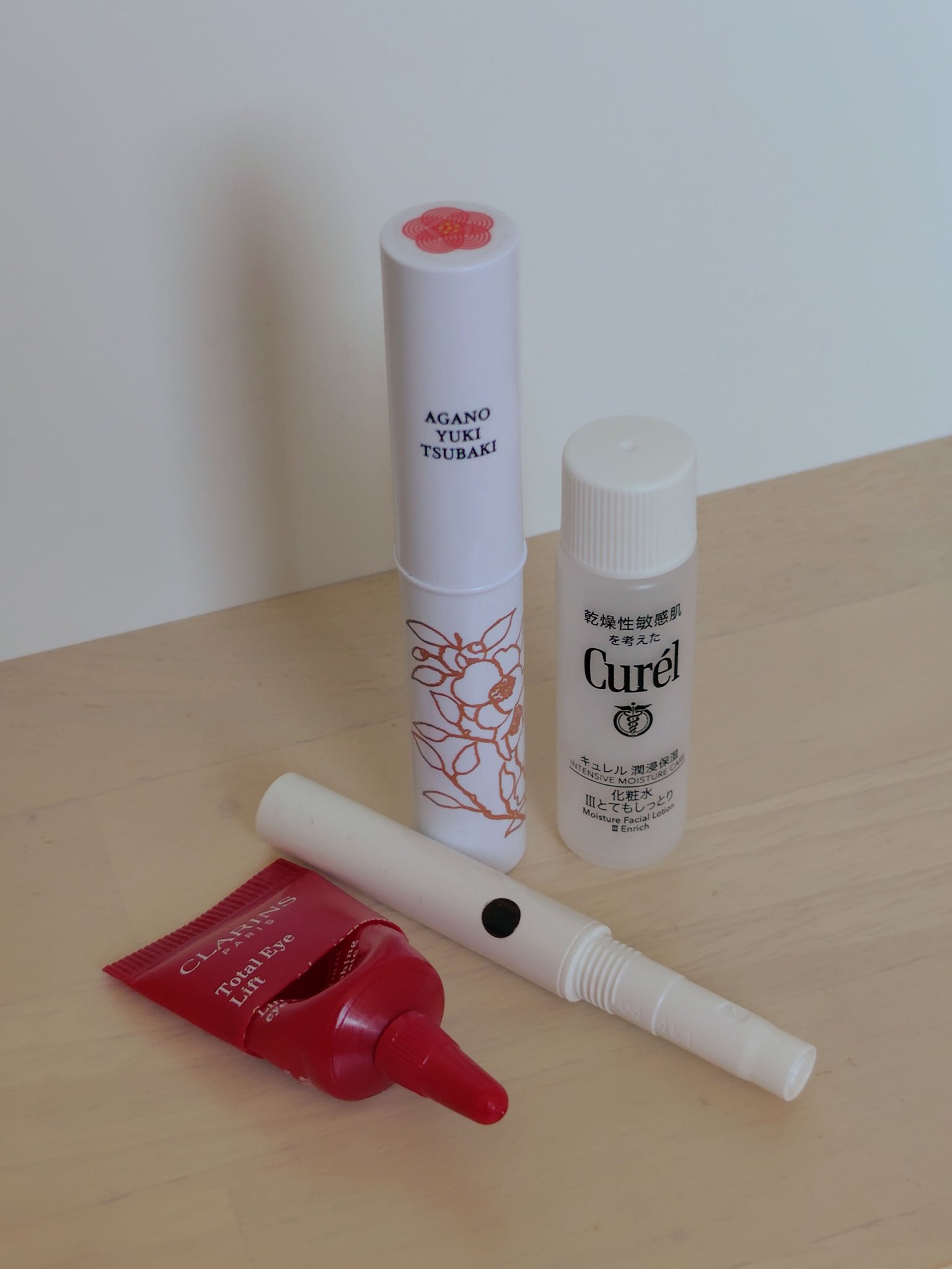 #使い切り
現品は2つですが、全体にサイズが小さい…笑

#UNMIX  アイブローペン  ブラウニー
もちろんリピートしました。色が良すぎて、しばらく使う！

もう一つの現品は新潟土産でもらった阿賀野雪椿リップ。
する〜っと濡れてベタつか