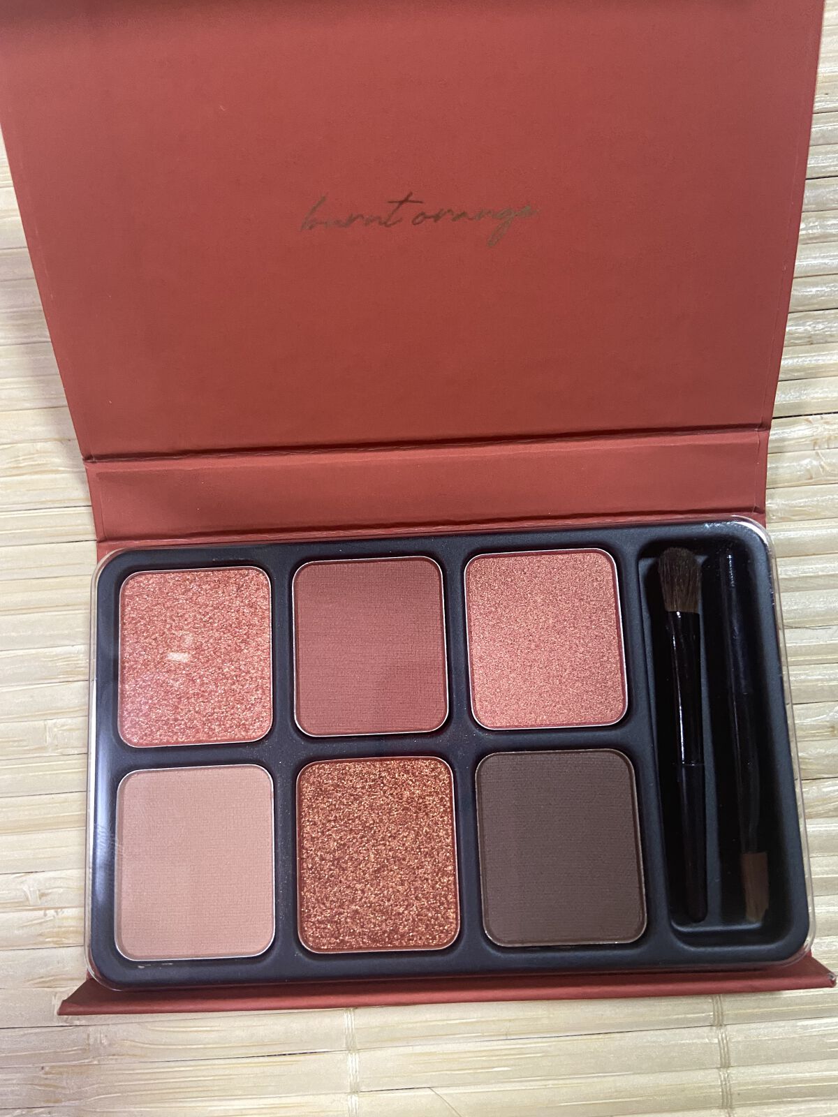 最近買ったもの✨

最近また多忙で何も書けませんでした_:(´ཀ`」 ∠):
また頑張って書いていきたい…

今回はこちら！
heme　アイカラーパレット　バーンオレンジ

初めて買ったhemeのコスメです
自分がよく行くお店でhemeのコ