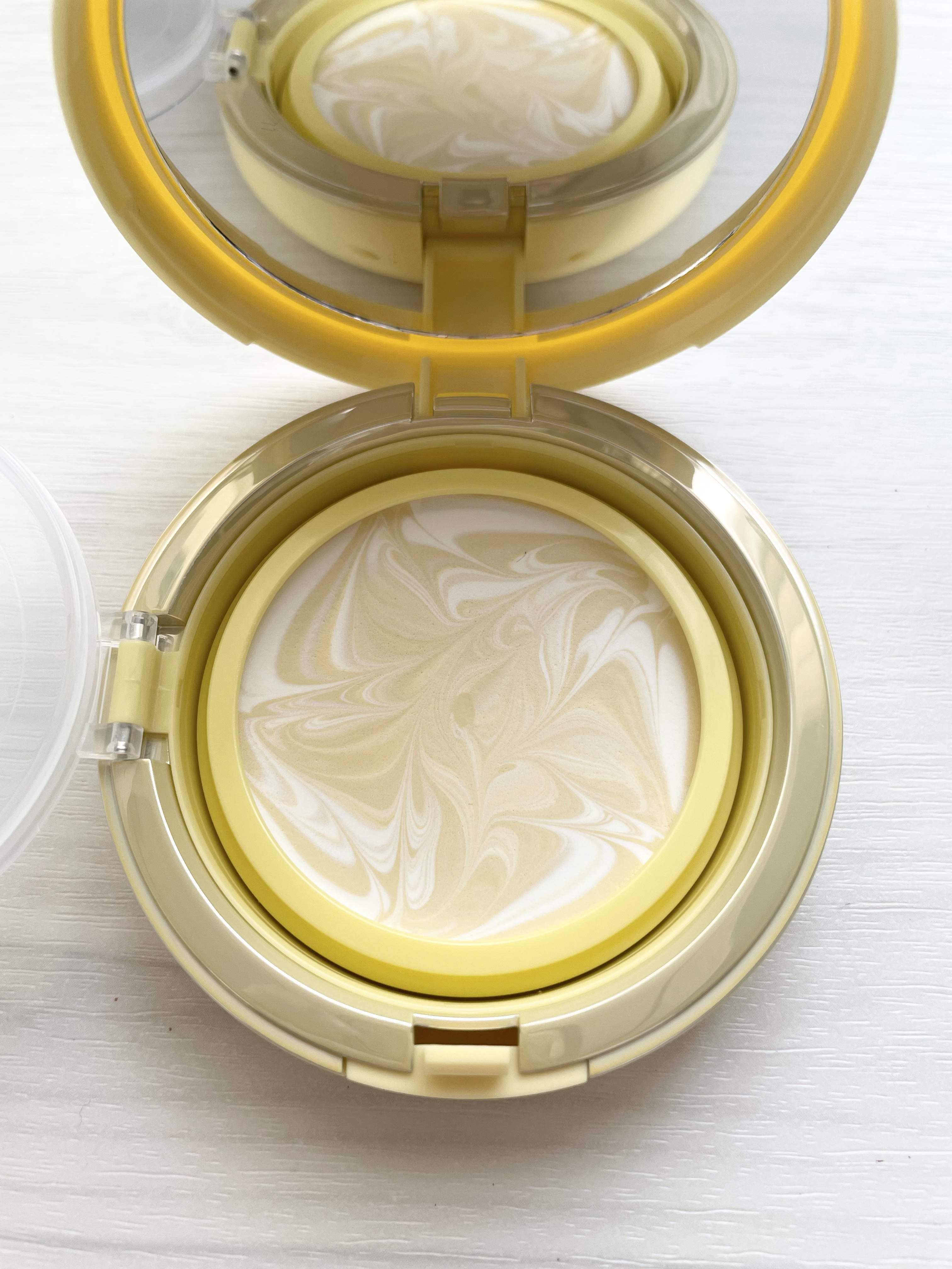 ジューシーパン スキンケアプライマー/A’pieu/化粧下地を使ったクチコミ（3枚目）